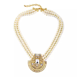 Plus Size - Gold Pendant Pearl Necklace - Majority Full Figured Fashion